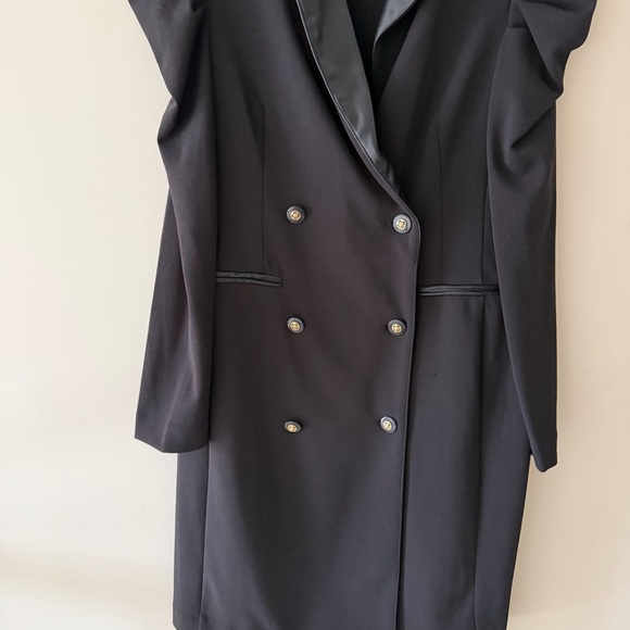 Shelby & Palmer Classic Sophisticated Black Blazer Dress with Sleek Design - Picture 3 of 14